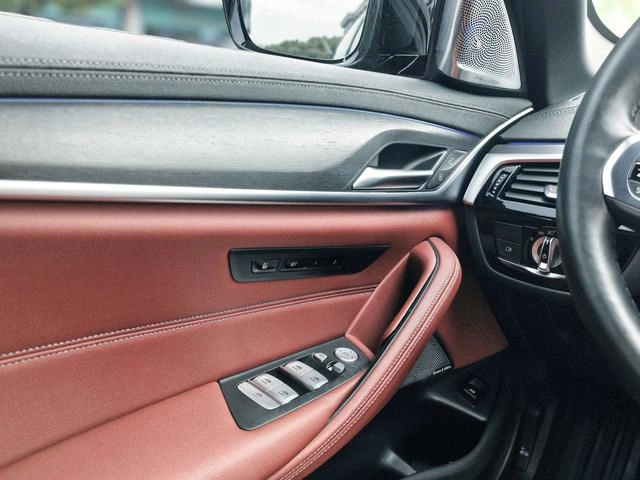 BMW 5 Series 2022 Restyling 530Li Premium Class M Sports suit interior photo 16
