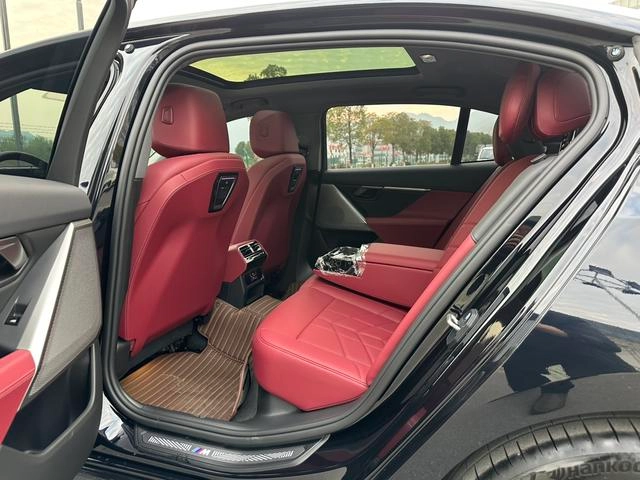 BMW 5 Series 2025 525Li M Ensemble de sport extérieur photo 7