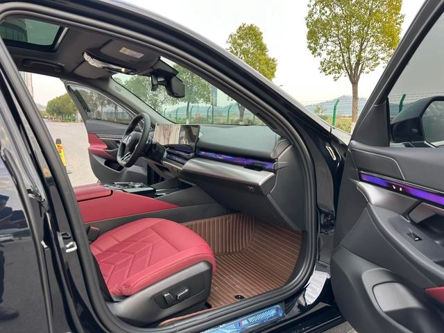 BMW 5 Series 2025 525Li M Ensemble de sport extérieur photo 9
