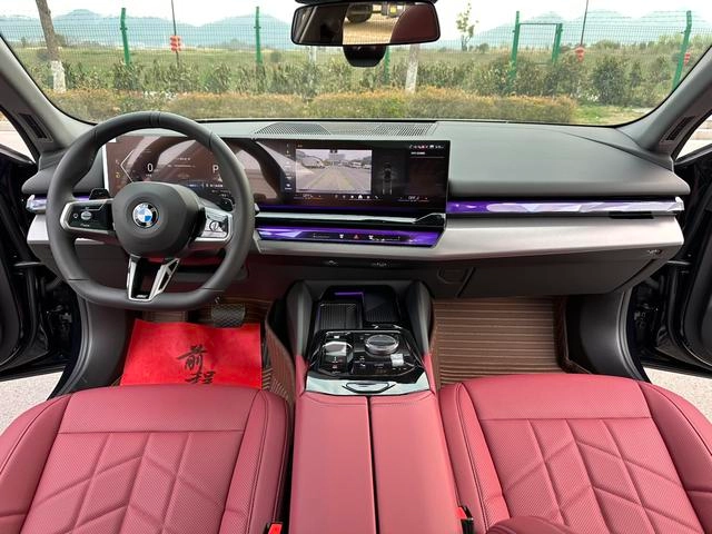 BMW 5 Series 2025 525Li M Ensemble de sport intérieur photo 12