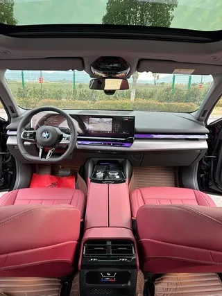 BMW 5 Series 2025 525Li M Ensemble de sport intérieur photo 15