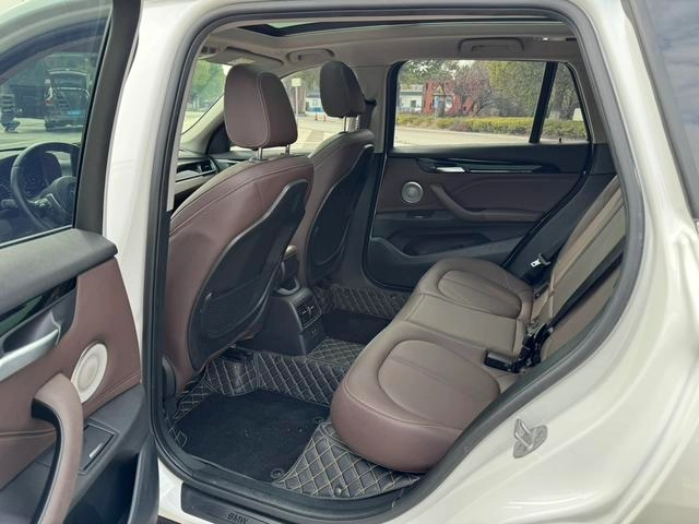 BMW X1 2022 sDrive25Li Leading Type interior photo 12