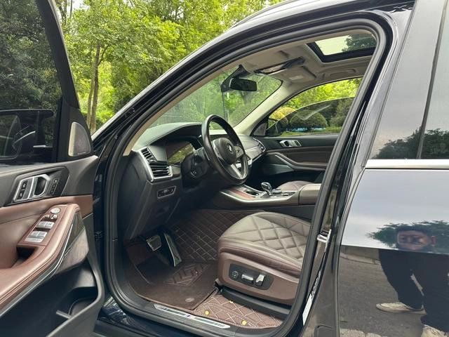 BMW X5 2022 xDrive 30Li Premium Class M Sports suit exterior photo 5