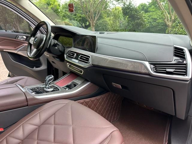 BMW X5 2022 xDrive 30Li Premium Class M Sports suit interior photo 10
