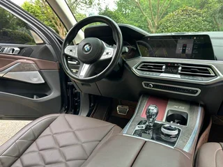 BMW X5 2022 xDrive 30Li Premium Class M Sports suit interior photo 13
