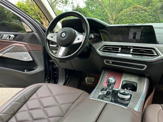 BMW X5 2022 xDrive 30Li Premium Class M Sports suit interior photo 13