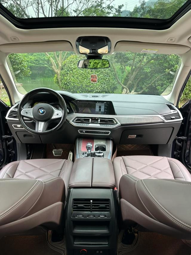 BMW X5 2022 xDrive 30Li Premium Class M Sports suit interior photo 14