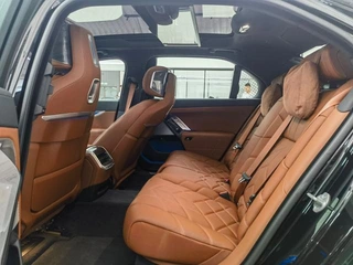 BMW 7 Series 2023 Mise à jour 740Li Type de luxe Ensemble de luxe extérieur photo 6
