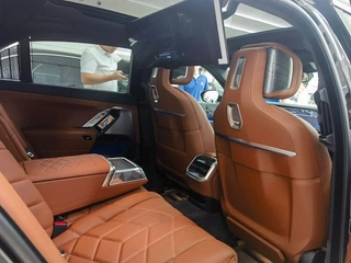 BMW 7 Series 2023 Mise à jour 740Li Type de luxe Ensemble de luxe intérieur photo 9