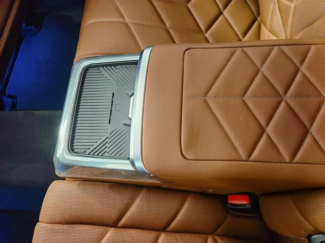 BMW 7 Series 2023 Mise à jour 740Li Type de luxe Ensemble de luxe intérieur photo 10