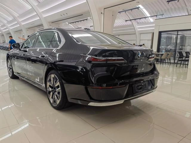 BMW 7 Series 2023 Mise à jour 740Li Type de luxe Ensemble de luxe intérieur photo 12