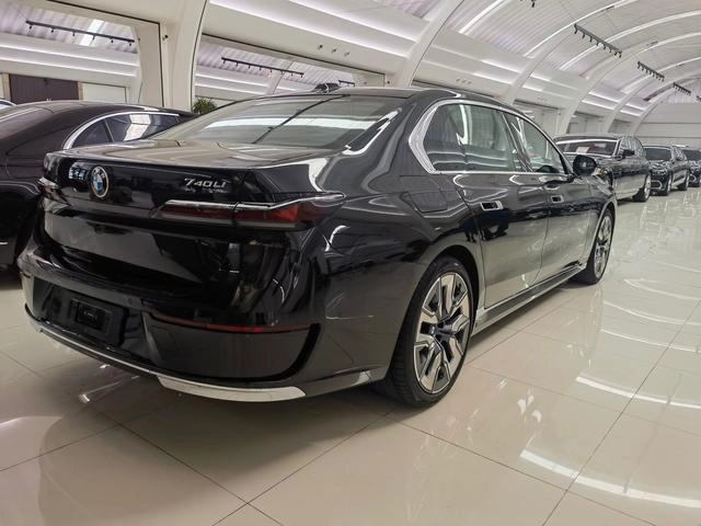 BMW 7 Series 2023 Mise à jour 740Li Type de luxe Ensemble de luxe intérieur photo 13