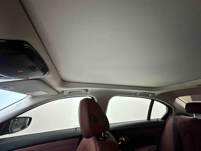 BMW 3 Series 2022 320Li M Спортивный костюм интерьер фото 17