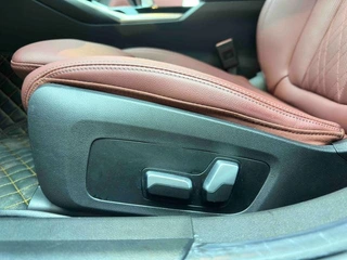 BMW 3 Series 2022 320Li M Спортивный костюм интерьер фото 18