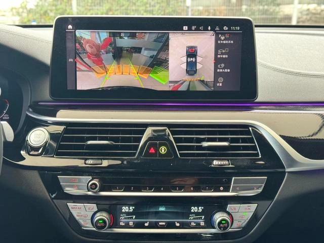 BMW 6 Series GT 2022 630i M Ensemble de sport intérieur photo 13