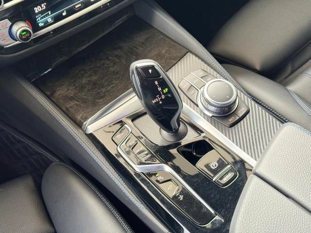 BMW 6 Series GT 2022 630i M Ensemble de sport intérieur photo 16