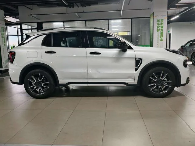 LYNK & CO 01 2024 2.0TD Two-wheel drive global Pro exterior photo 3