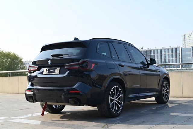 BMW X3 2023 xDrive30i Лидирующий M Ночной костюм интерьер фото 8