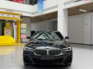 BMW 5 Series 2023 530Li Leader M Ensemble de sport extérieur photo 2