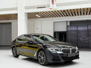 BMW 5 Series 2023 530Li Leader M Ensemble de sport extérieur photo 3
