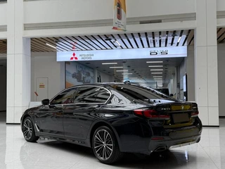 BMW 5 Series 2023 530Li Leader M Ensemble de sport extérieur photo 6