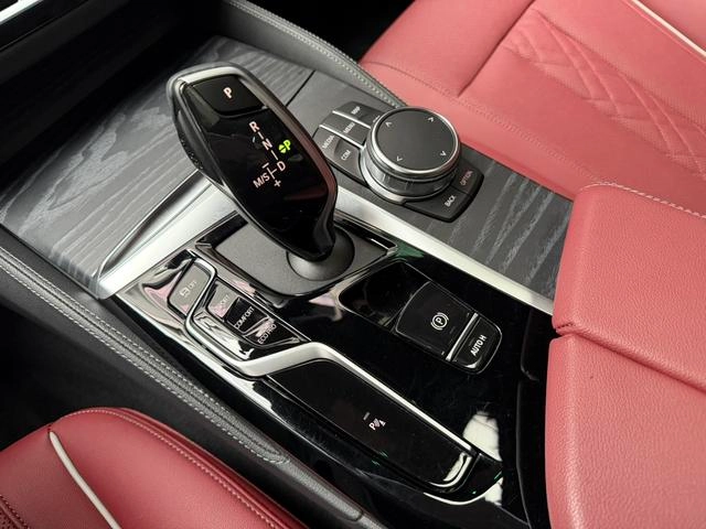 BMW 5 Series 2023 530Li Leader M Ensemble de sport intérieur photo 19