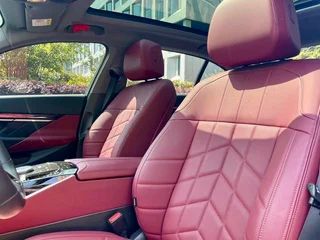 BMW 5 Series 2025 530Li Leading Type M Sports suit interior photo 12