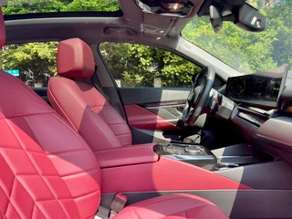 BMW 5 Series 2025 530Li Leading Type M Sports suit interior photo 14