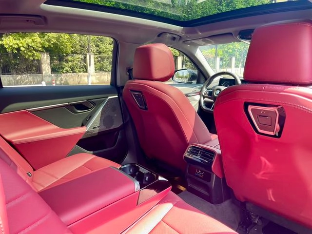 BMW 5 Series 2025 530Li Leading Type M Sports suit interior photo 15