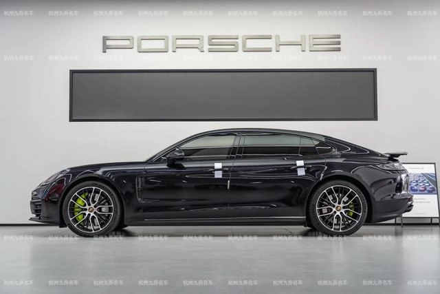 Porsche Panamera 2023 Panamera 4 Executive extension 2.9T exterior photo 4