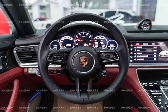 Porsche Panamera 2023 Panamera 4 Executive extension 2.9T interior photo 17