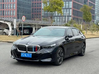 BMW 5 Series 2024 530Li Лидирующий M Спортивный костюм