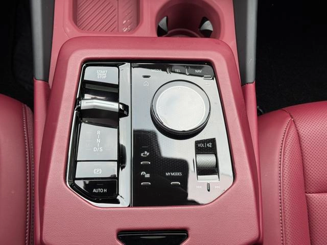 BMW 5 Series 2024 530Li Лидирующий M Спортивный костюм интерьер фото 15