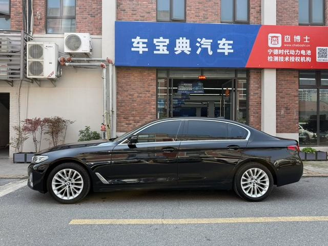 BMW 5 Series 2022 525Li Роскошный набор экстерьер фото 4