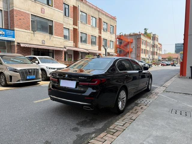 BMW 5 Series 2022 525Li Роскошный набор экстерьер фото 7