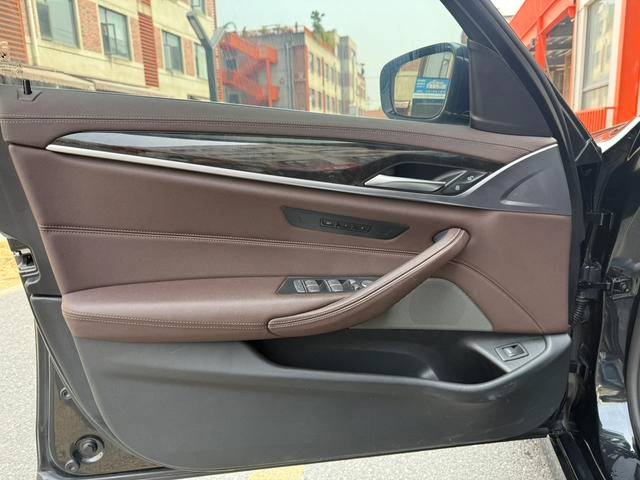 BMW 5 Series 2022 525Li Роскошный набор экстерьер фото 9