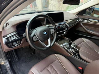 BMW 5 Series 2022 525Li Роскошный набор интерьер фото 10