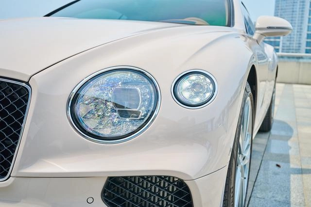 Bentley Continental 2024 4.0T GT V8 экстерьер фото 5