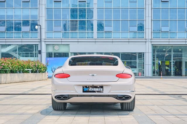 Bentley Continental 2024 4.0T GT V8 экстерьер фото 7