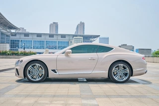 Bentley Continental 2024 4.0T GT V8 экстерьер фото 9