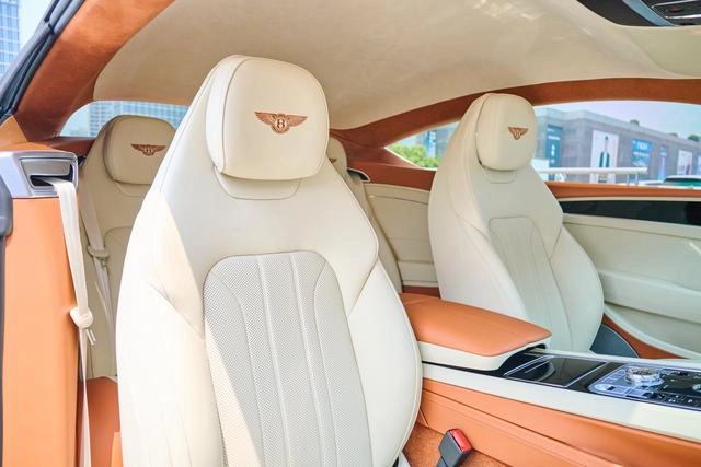 Bentley Continental 2024 4.0T GT V8 интерьер фото 18