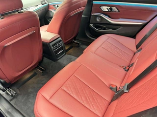 BMW 3 Series 2023 325Li M Спортивный ночной костюм интерьер фото 8