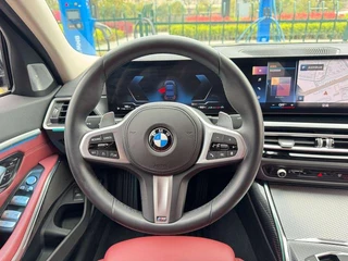 BMW 3 Series 2023 325Li M Спортивный ночной костюм интерьер фото 9