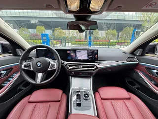 BMW 3 Series 2023 325Li M Спортивный ночной костюм интерьер фото 10