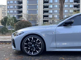 BMW 4 Series 2024 430i M Спортивный ночной костюм интерьер фото 15