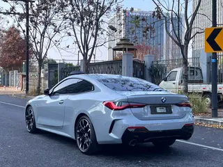 BMW 4 Series 2024 430i M Спортивный ночной костюм интерьер фото 16