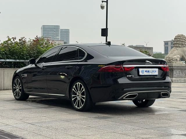 Jaguar XFL 2024 2.0T P250 Наслаждайтесь роскошным изданием с двумя приводами интерьер фото 17