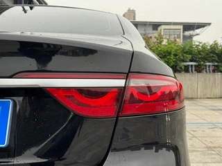 Jaguar XFL 2024 2.0T P250 Наслаждайтесь роскошным изданием с двумя приводами интерьер фото 19