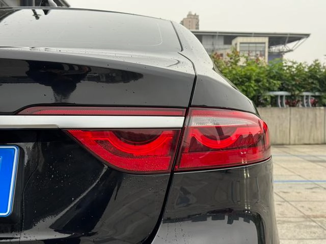 Jaguar XFL 2024 2.0T P250 Наслаждайтесь роскошным изданием с двумя приводами интерьер фото 19