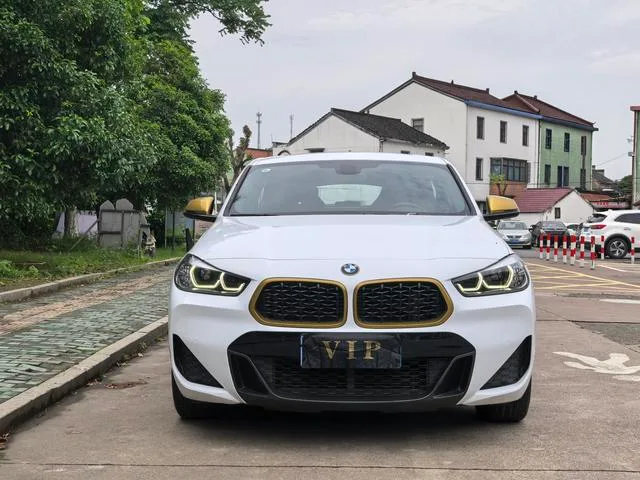 BMW X2 2023 sDrive25i Obsidian Yi Edition exterior photo 2